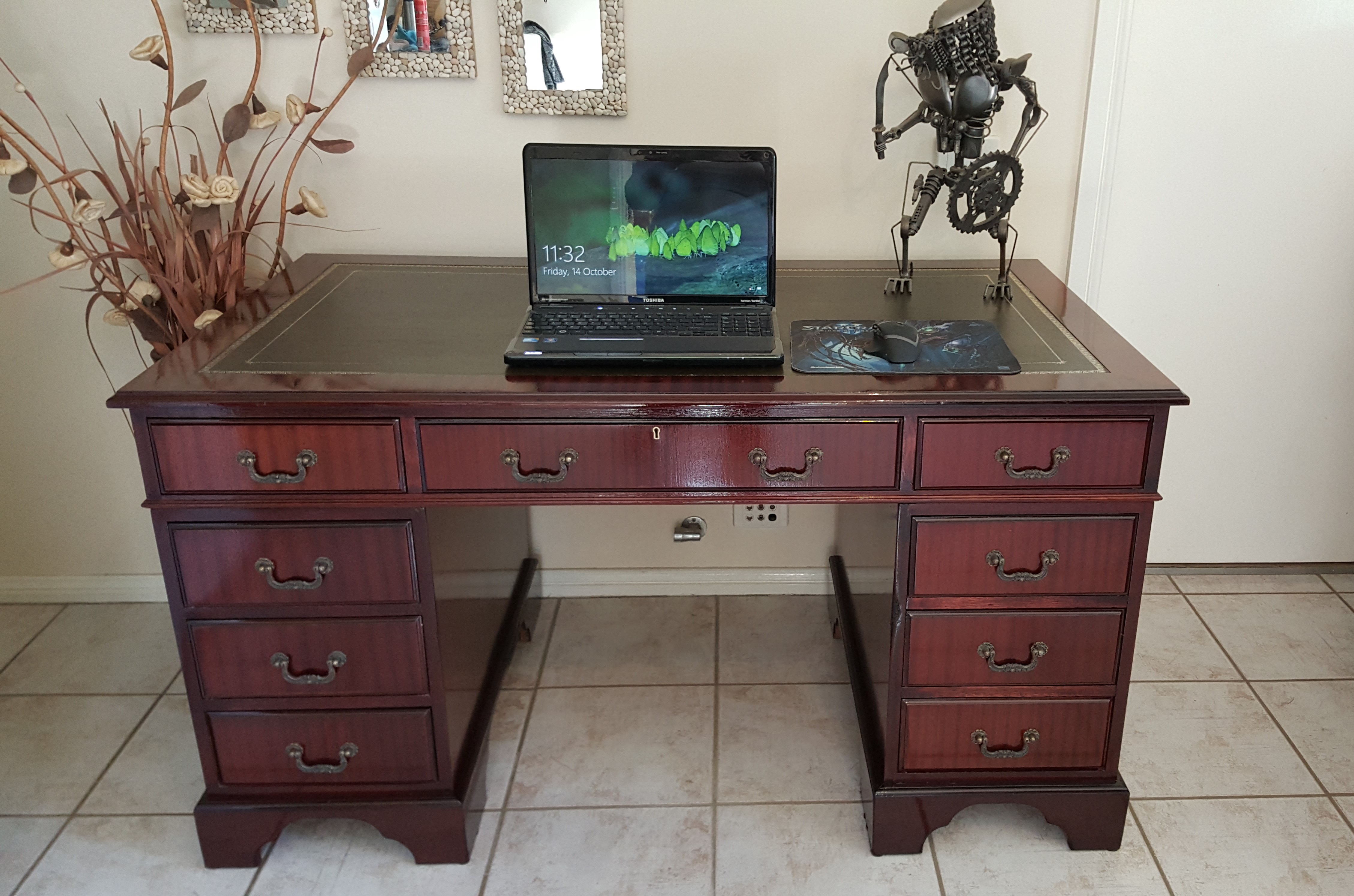 Leather top desk (4).jpg