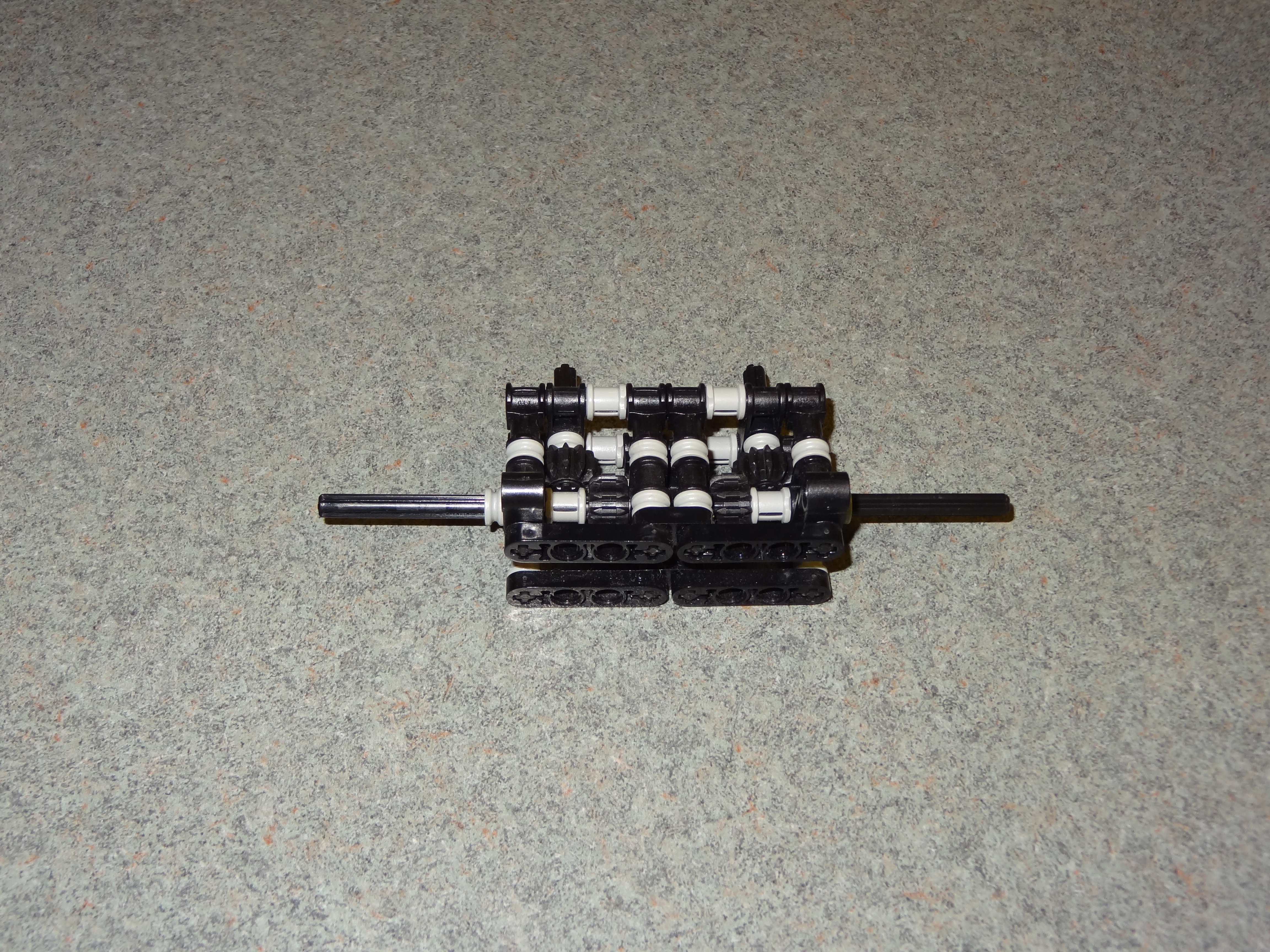 Lego RC Track Rover - 12.jpg