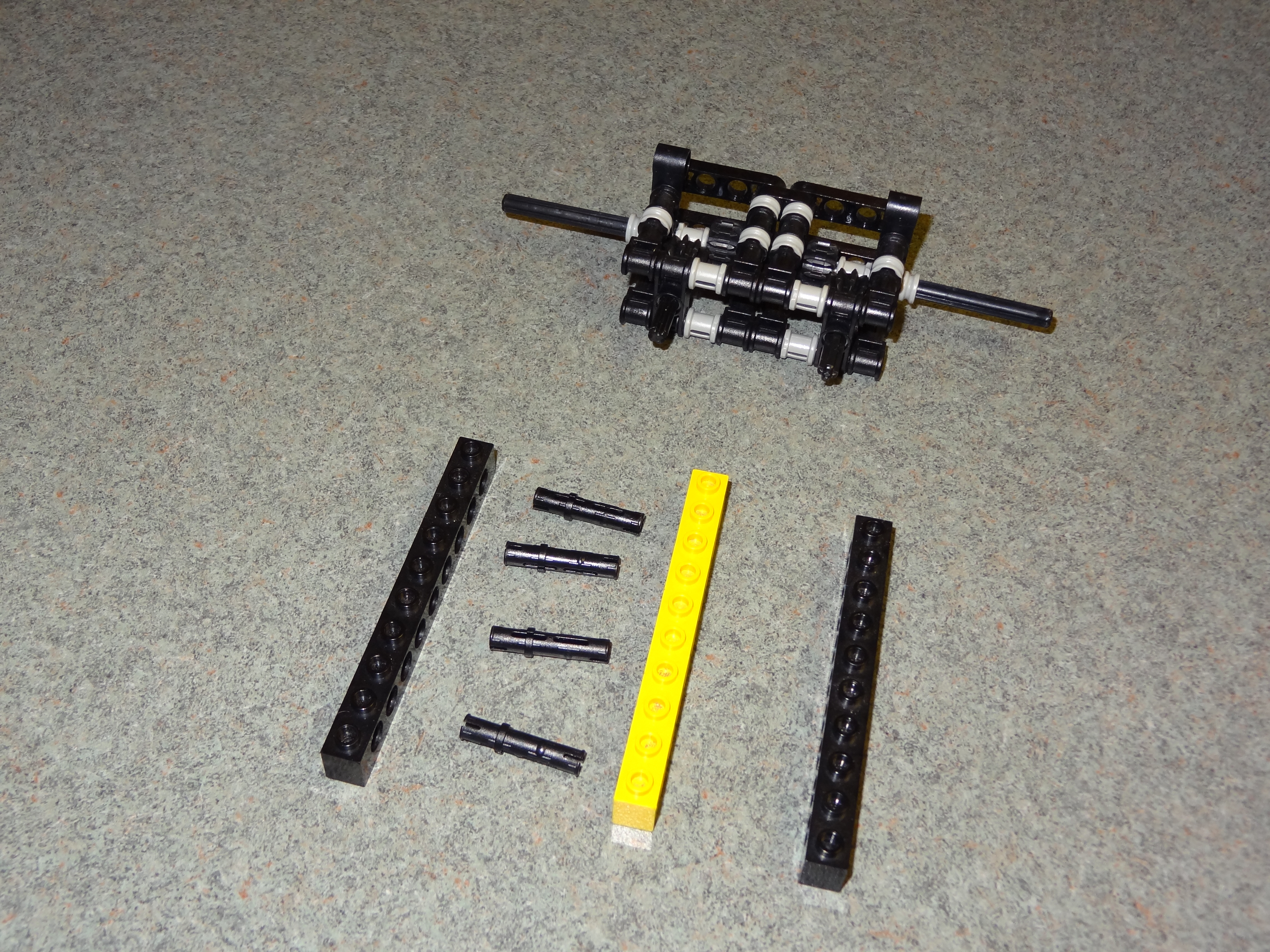 Lego RC Track Rover - 13.jpg