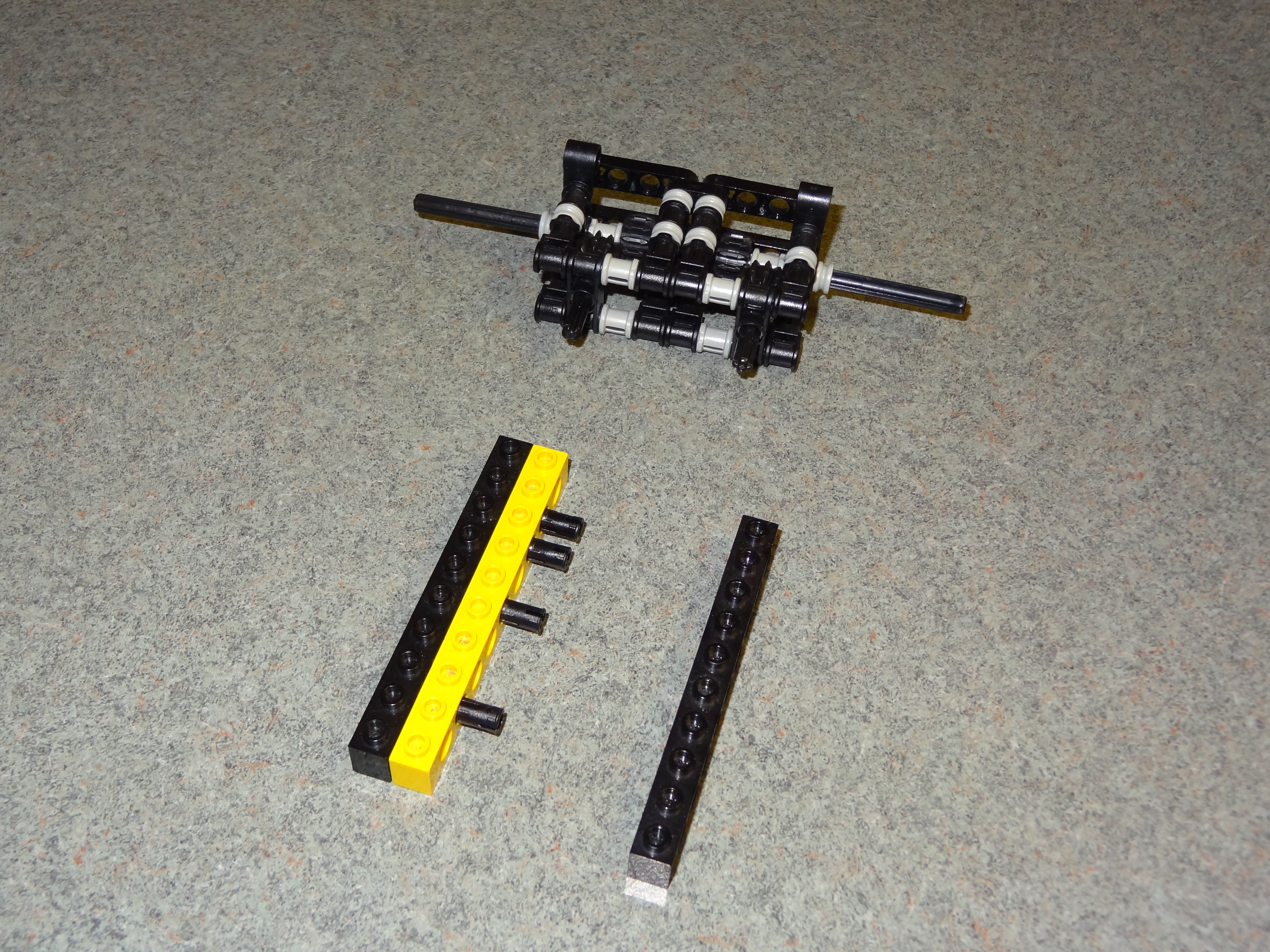 Lego RC Track Rover - 14.jpg
