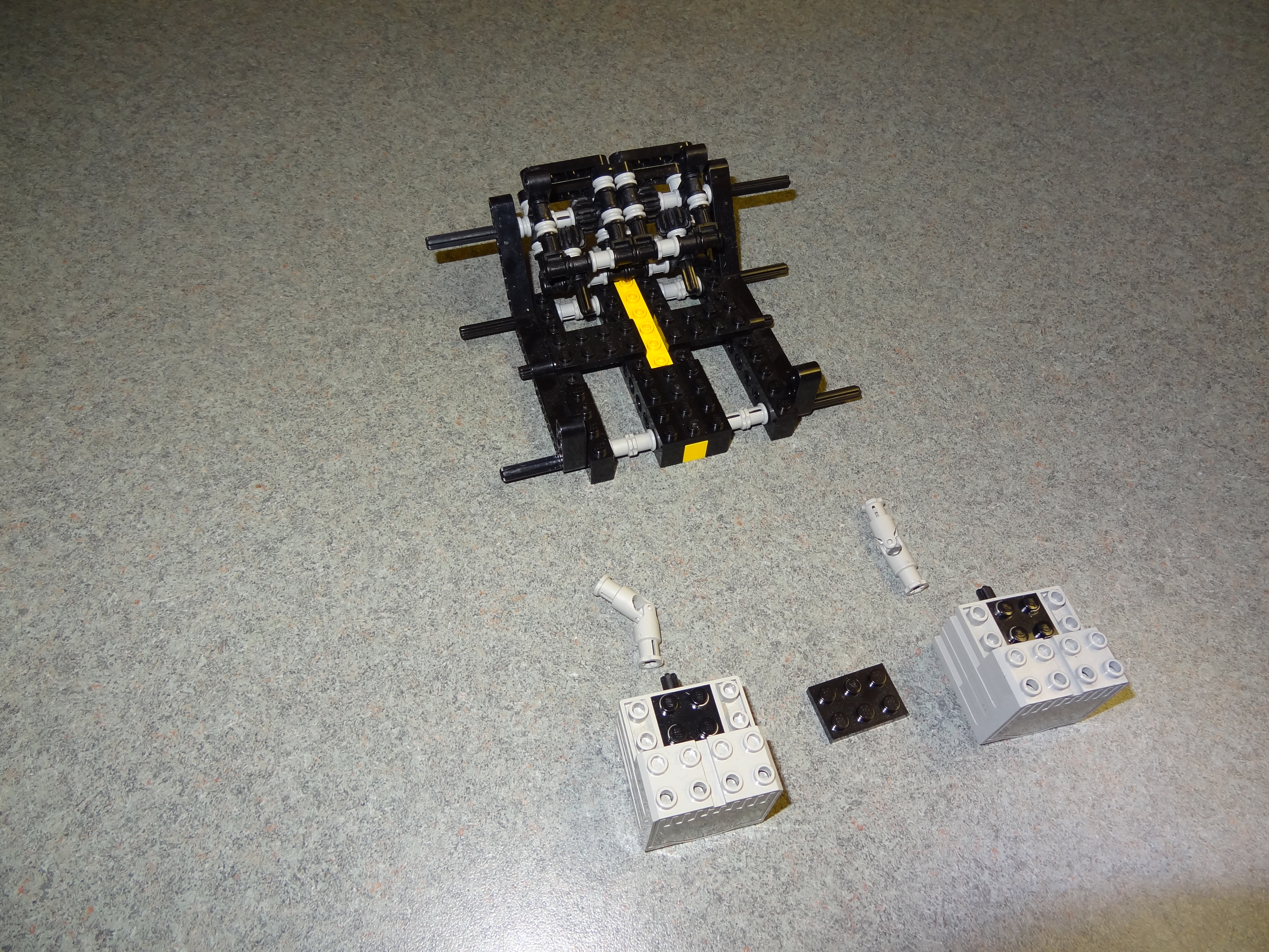 Lego RC Track Rover - 21.jpg