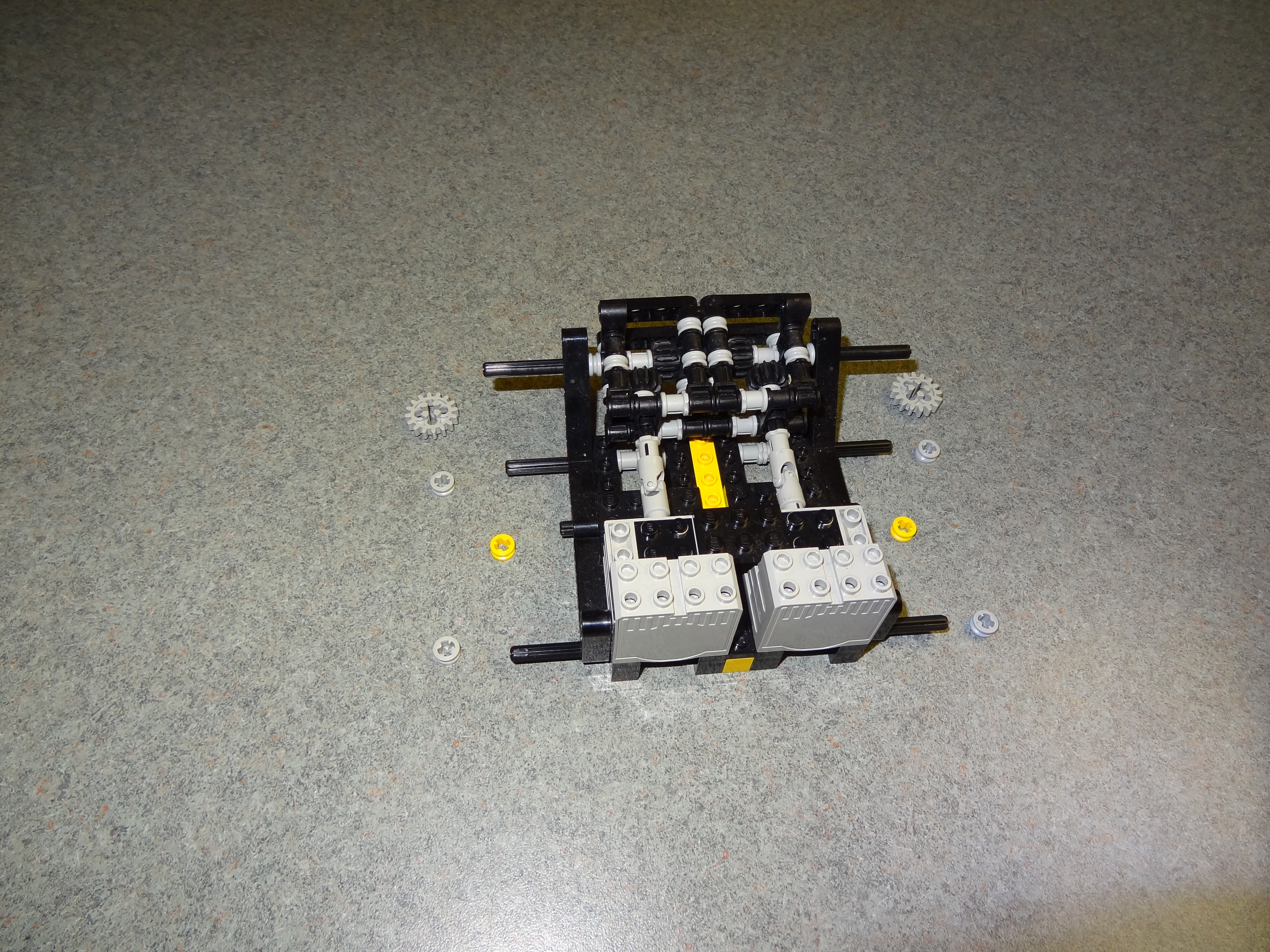 Lego RC Track Rover - 23.jpg