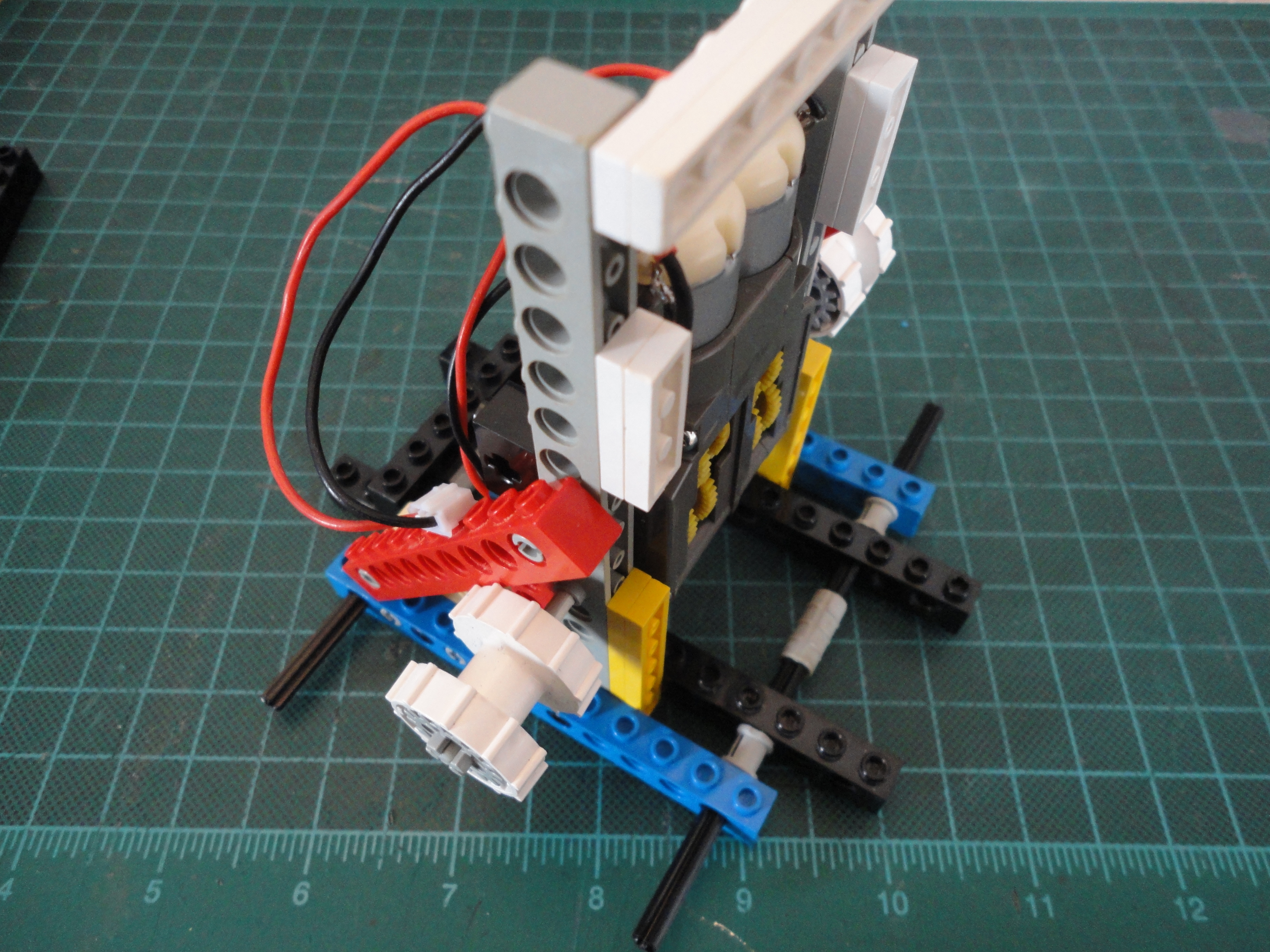 LegoBotFrame_212.JPG