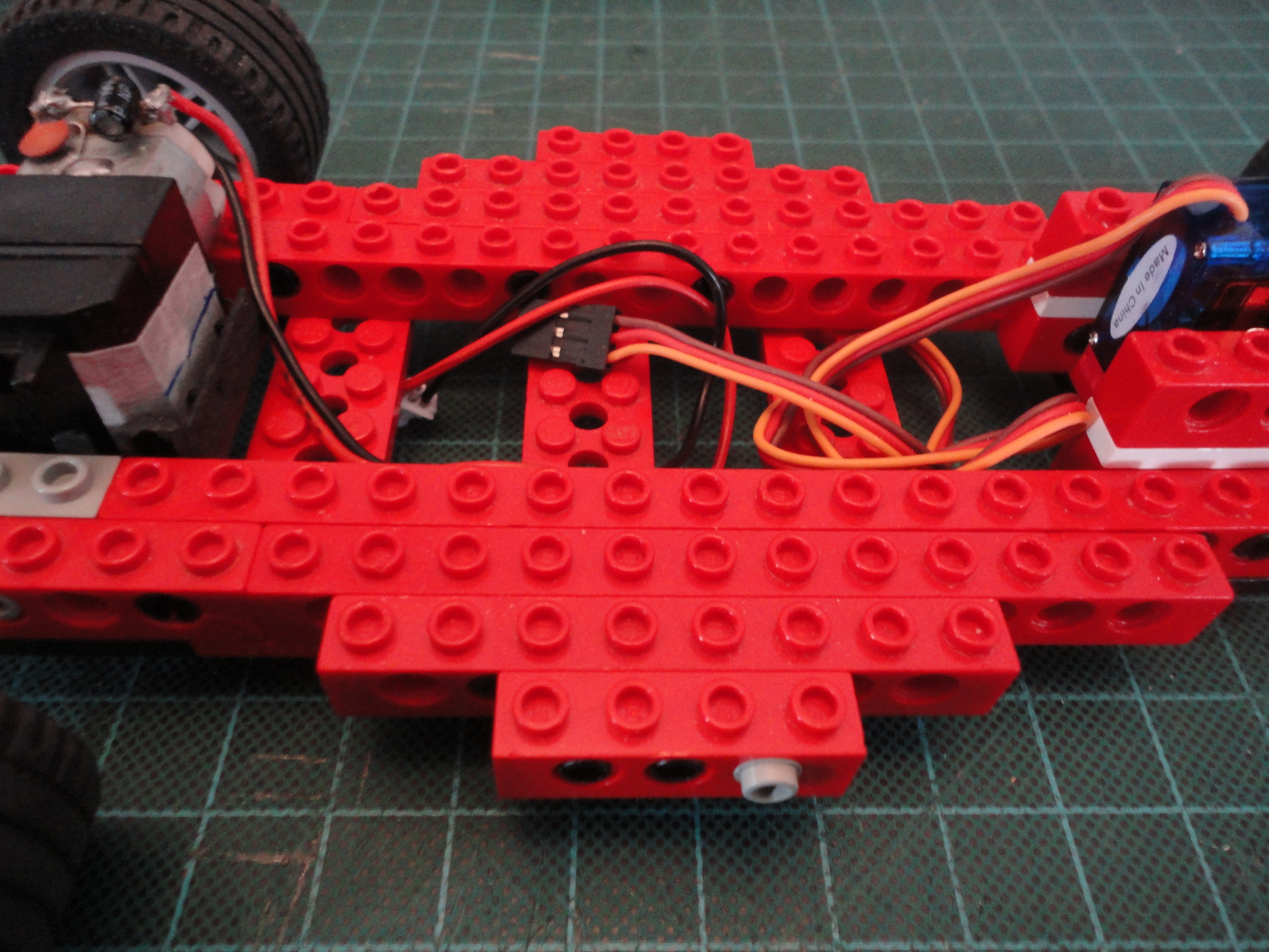 LegoRaceCar219.JPG