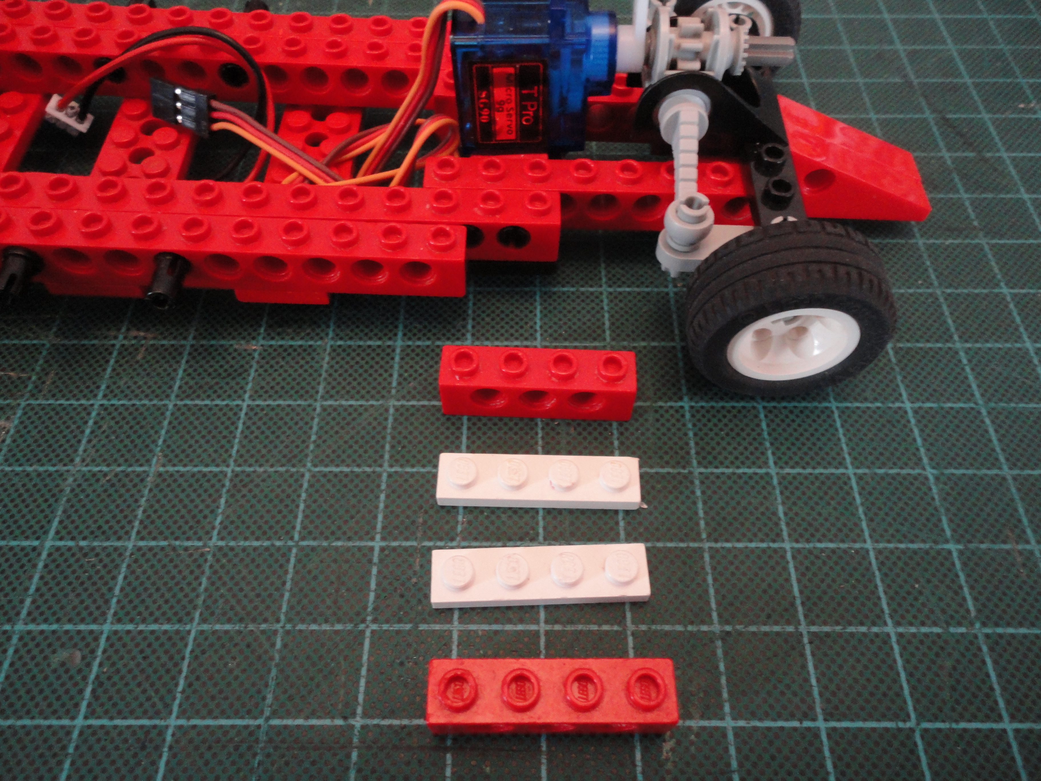 LegoRaceCar222.JPG