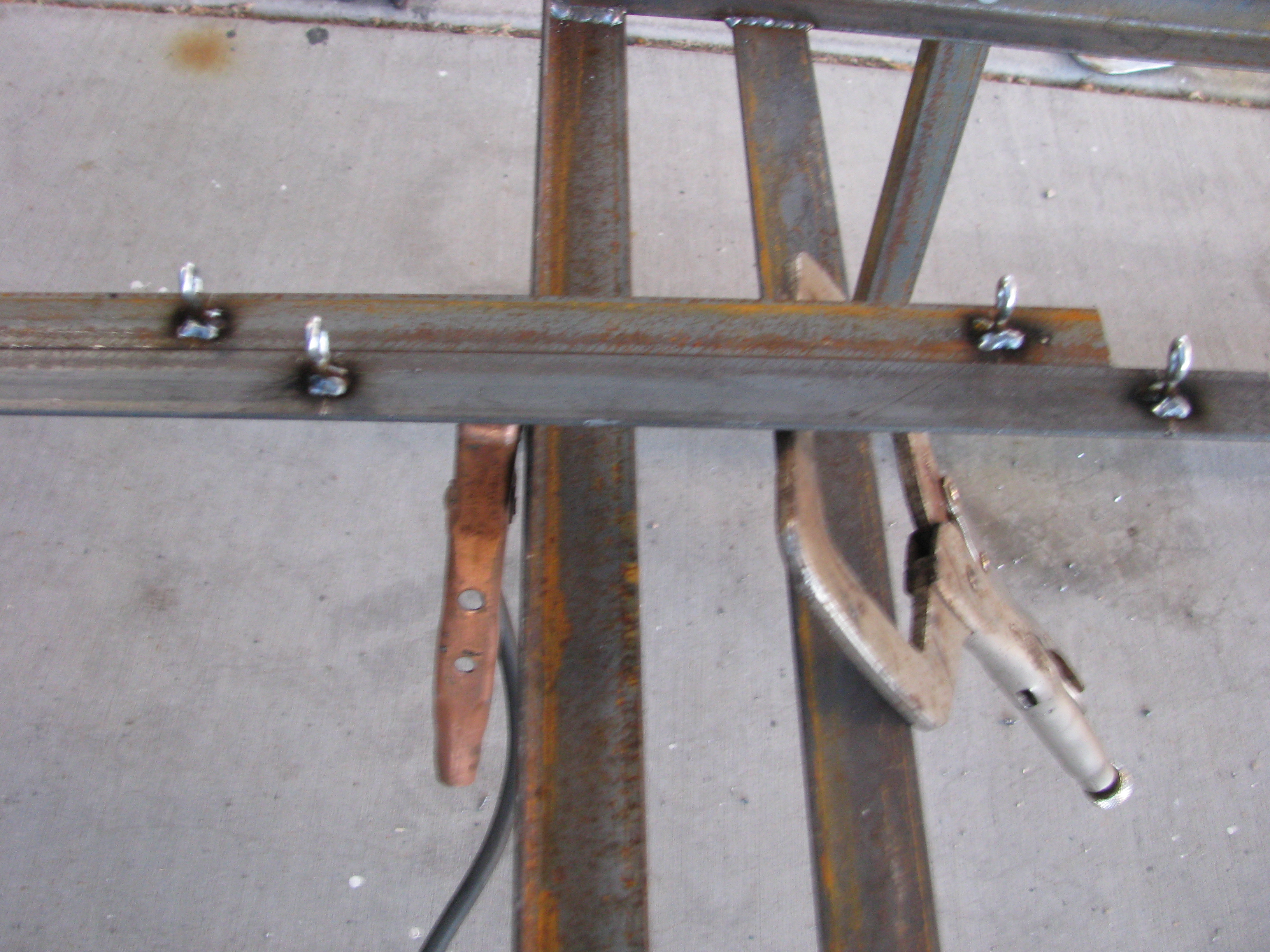 Light bracket - chain hangers - welded - 2.JPG