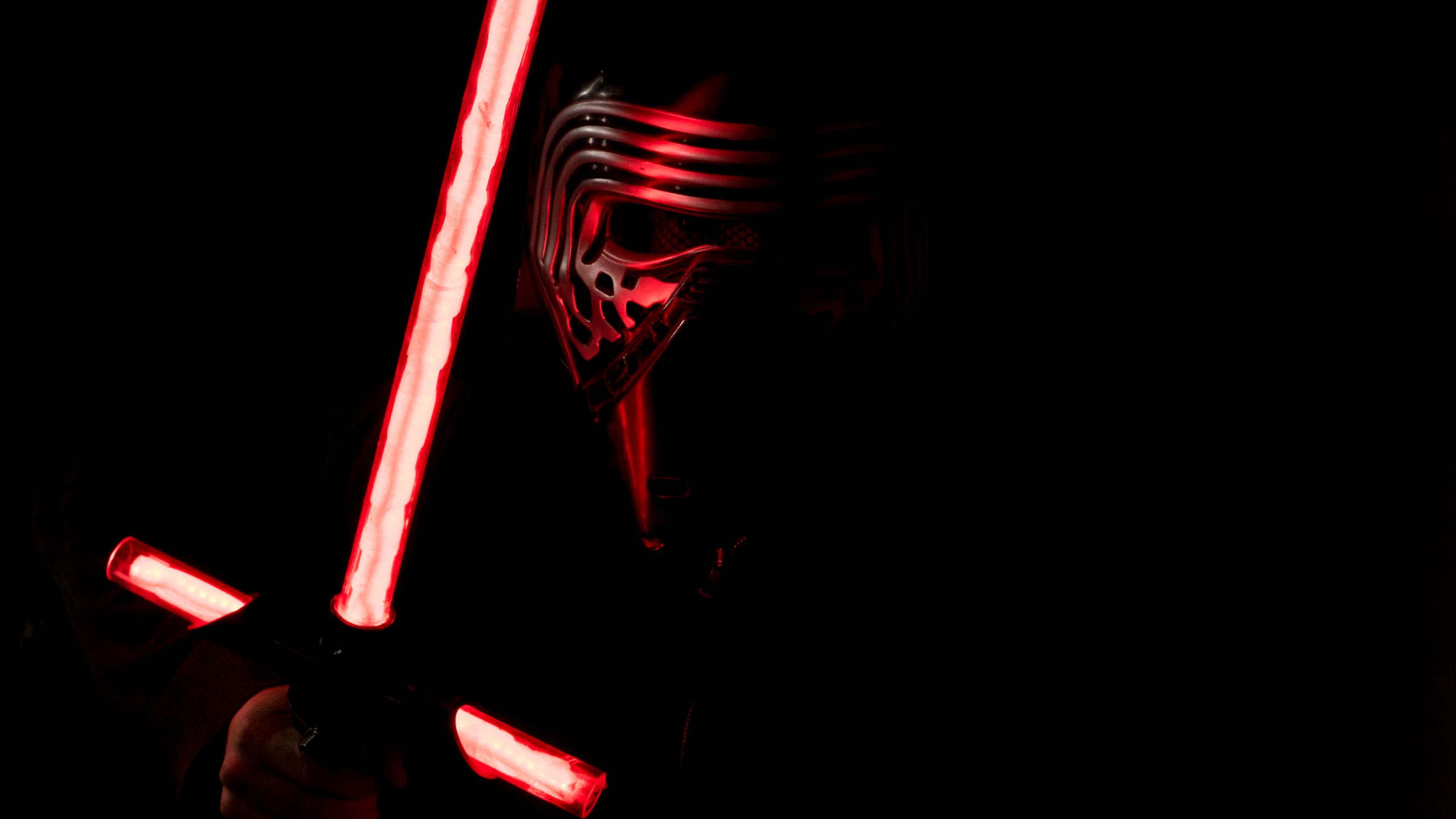 Light_Saber_Kylo_shadow_16x9-6053.jpg