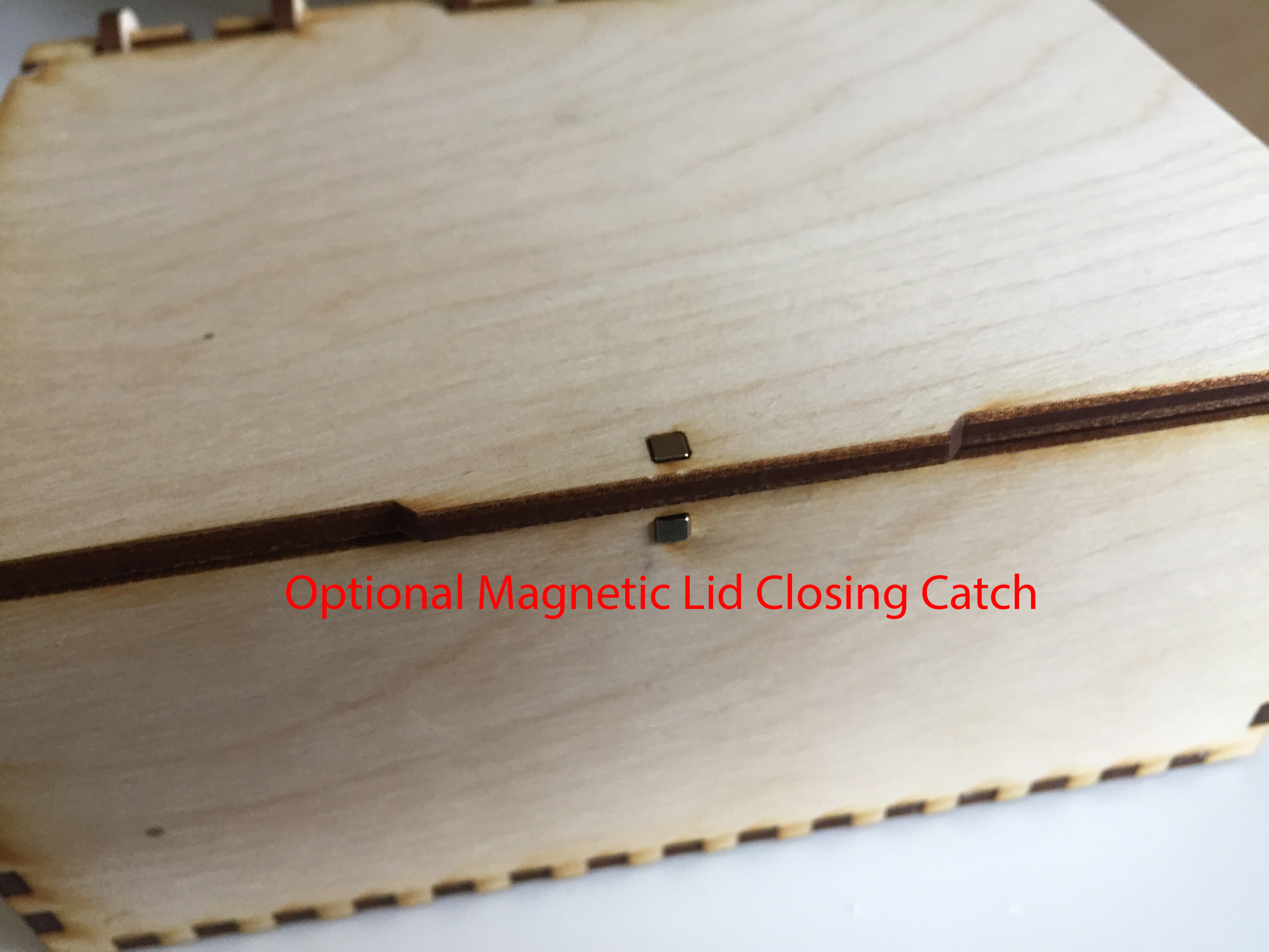 Magnetic Catch at front of Lid.jpg