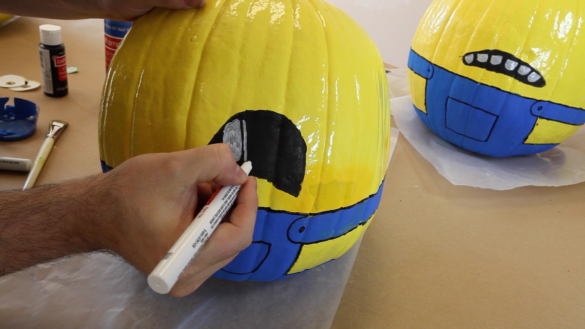 Make Minion Pumpkins for Halloween 0008.jpg