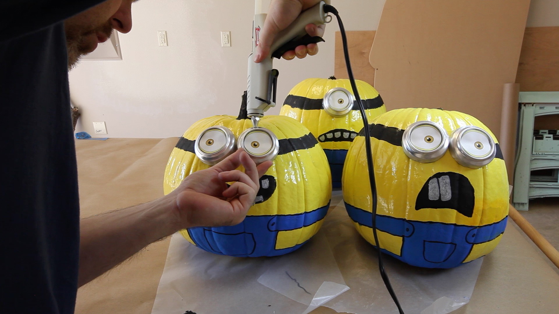 Make Minion Pumpkins for Halloween 0012.jpg