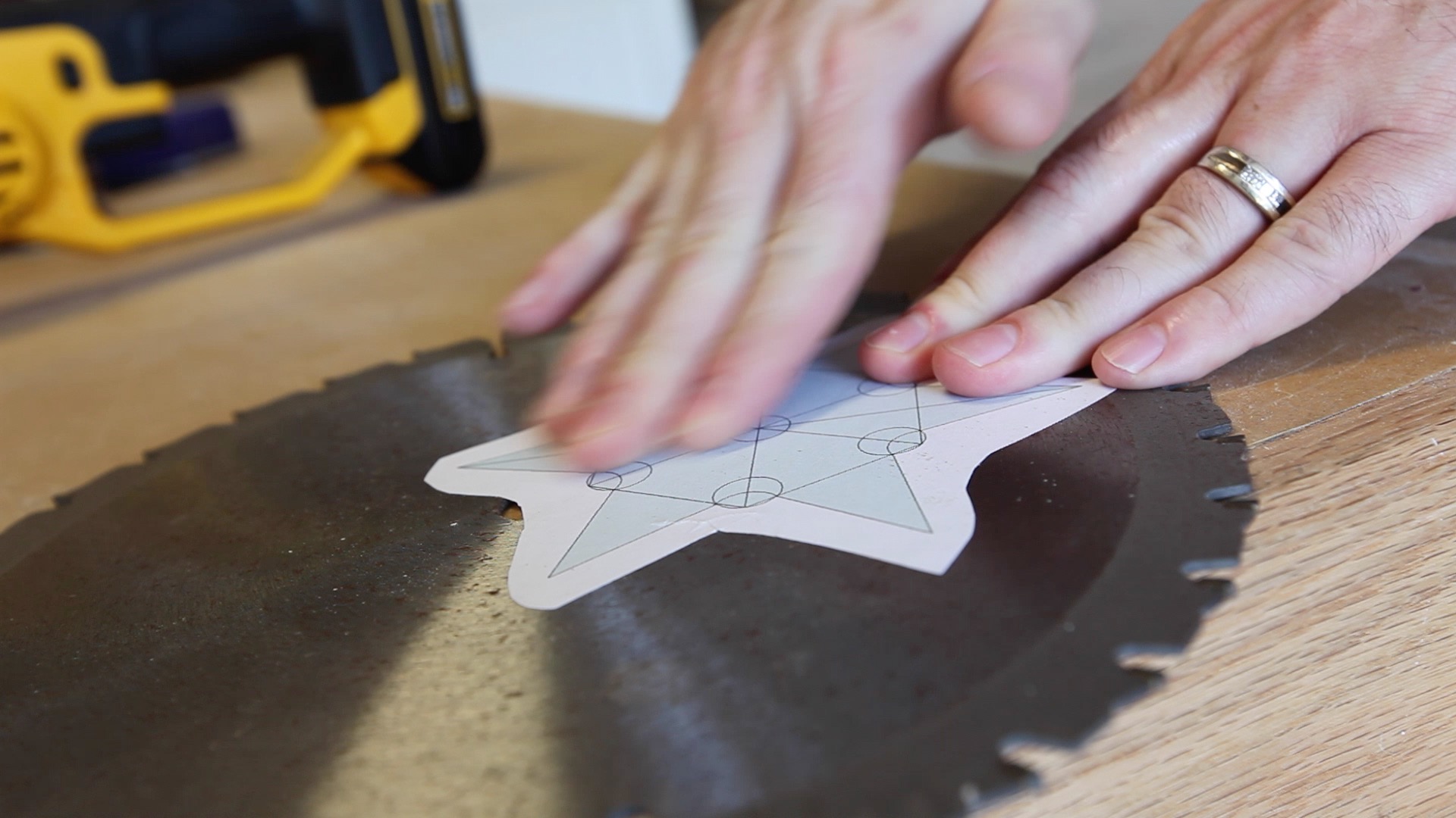 Make a Throwing Star from a Saw Blade 0003.jpg