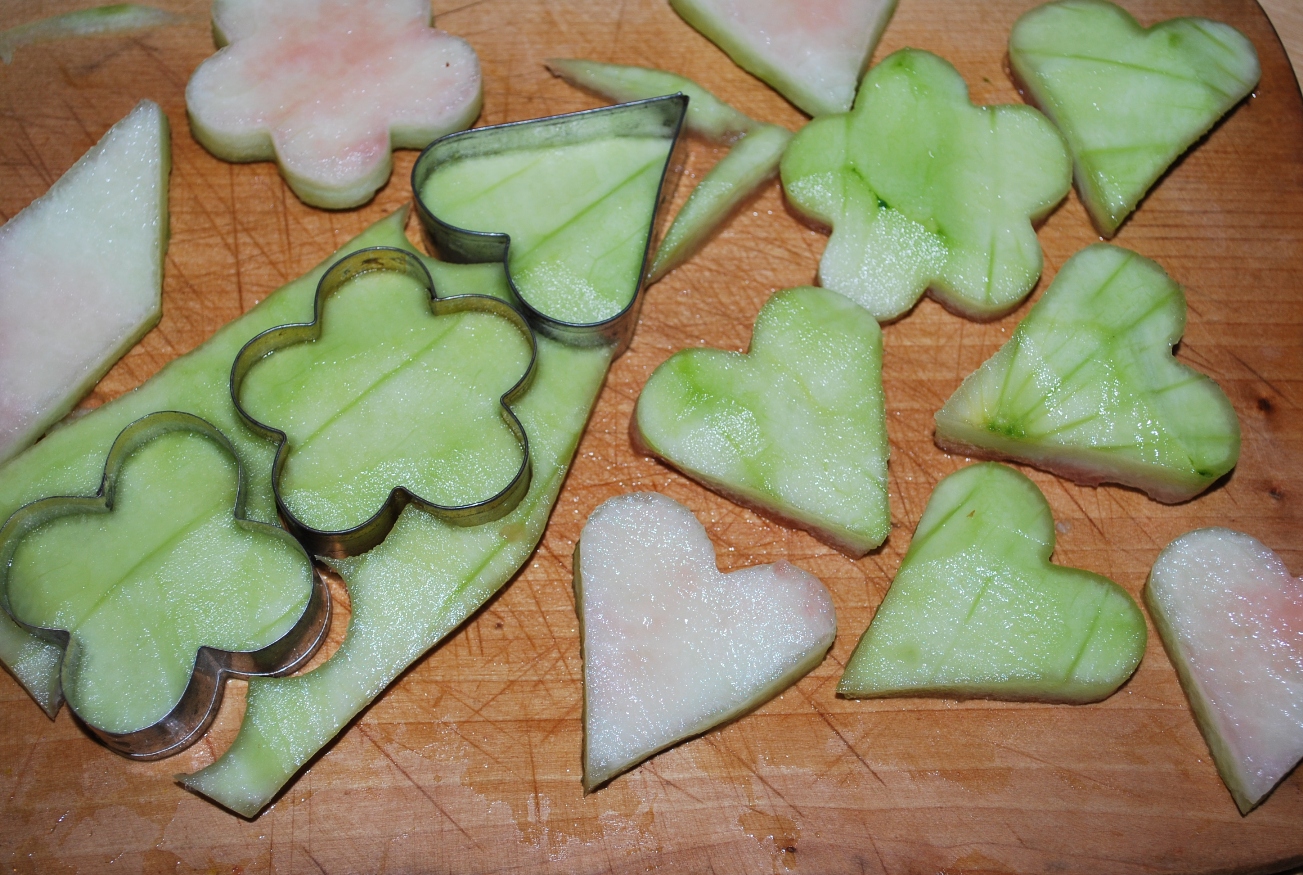 Making Melon Shapes - Copy.JPG