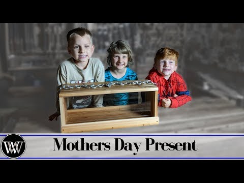 Making a Bird Feeder for Mothers Day With the Kids | Gift Idea