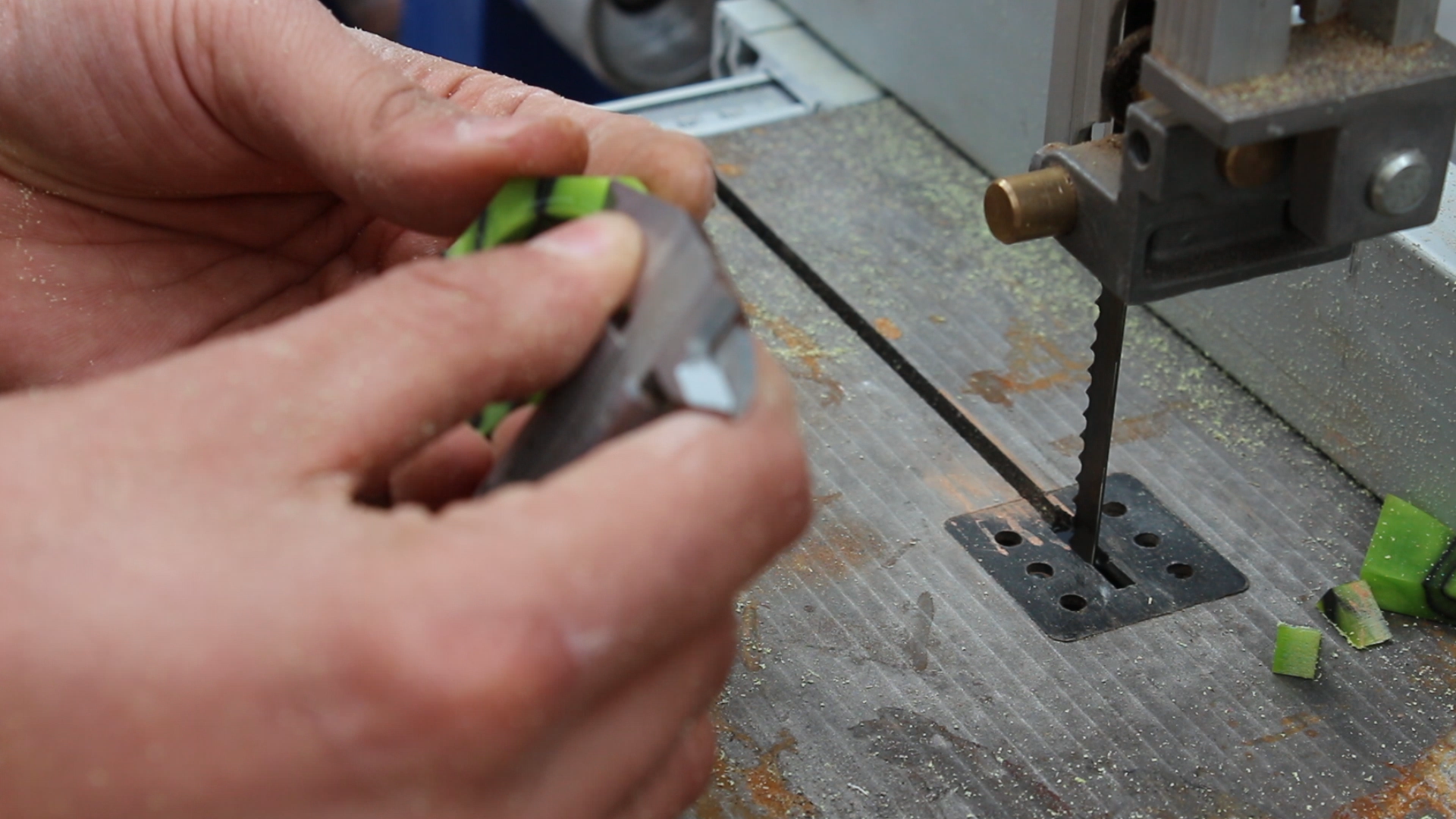 Making a dinosaur bone ring 15.bmp