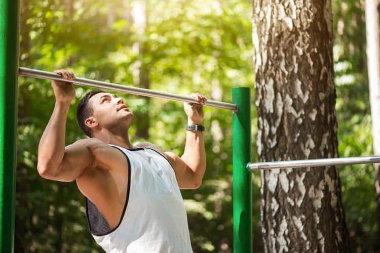 Man-using-a-chin-up-bar-min.jpg