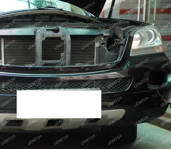 Mercedes-Benz-Install-LED-DRL-02.jpg