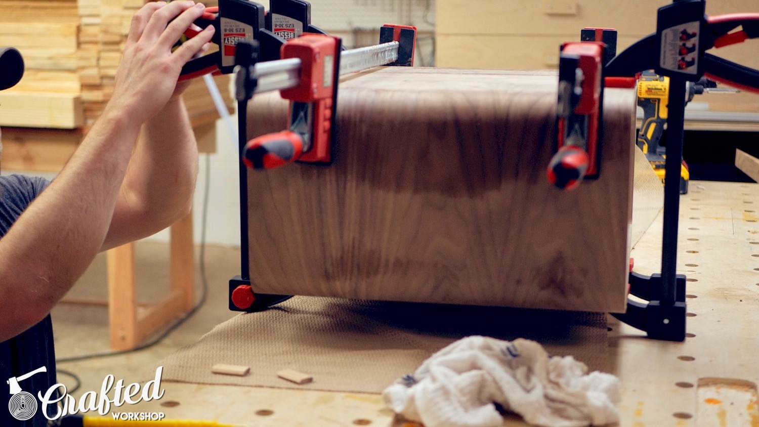 Mid-Century Modern Walnut End Table | How To Build - Woodworking - 10.jpg