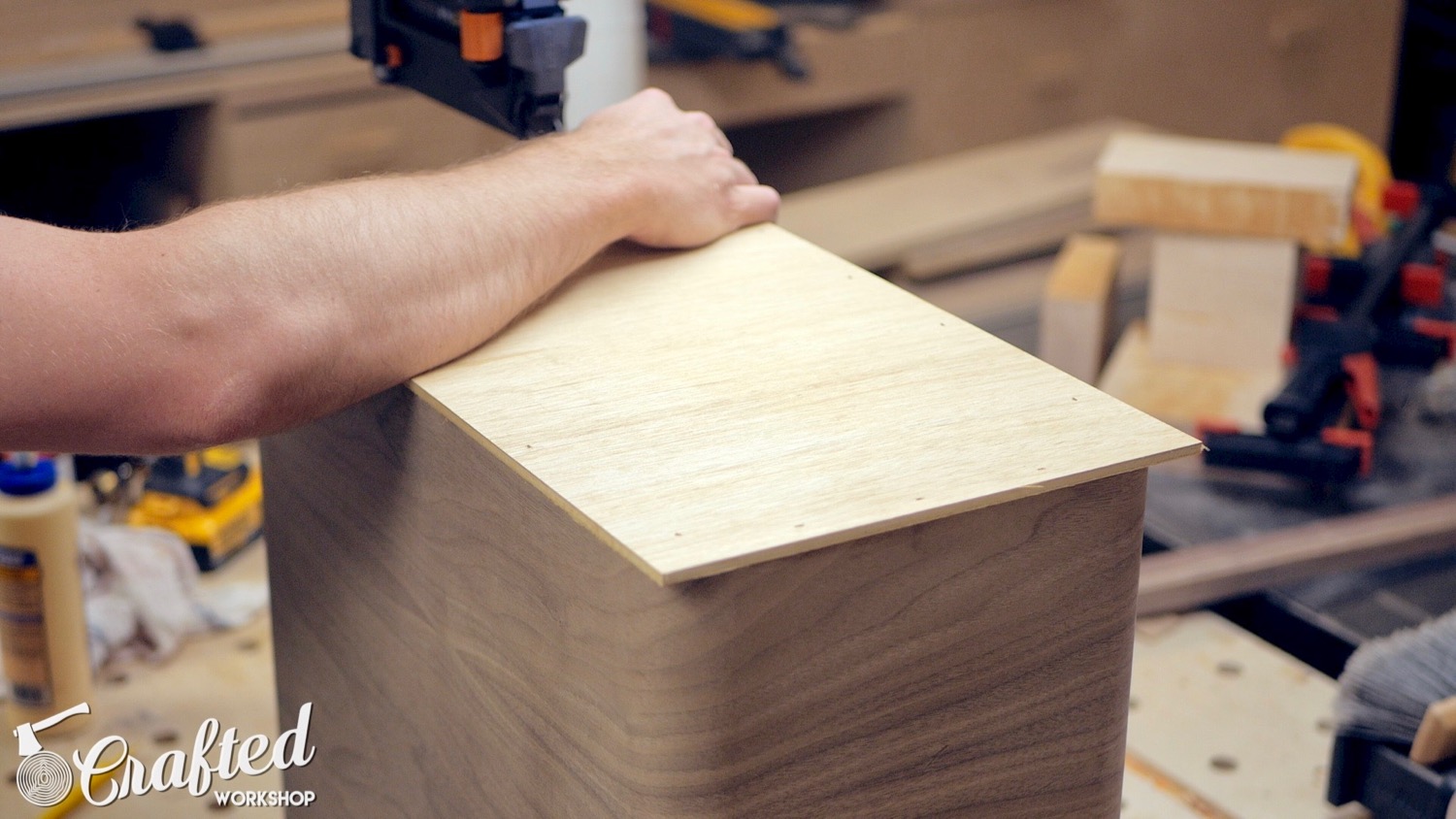 Mid-Century Modern Walnut End Table | How To Build - Woodworking - 18.jpg