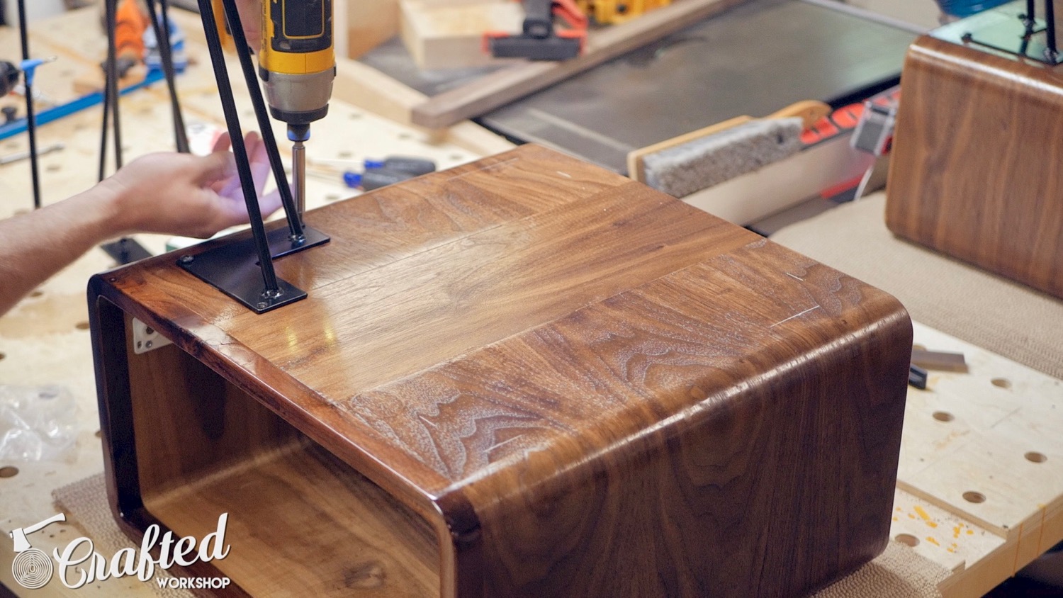 Mid-Century Modern Walnut End Table | How To Build - Woodworking - 30.jpg