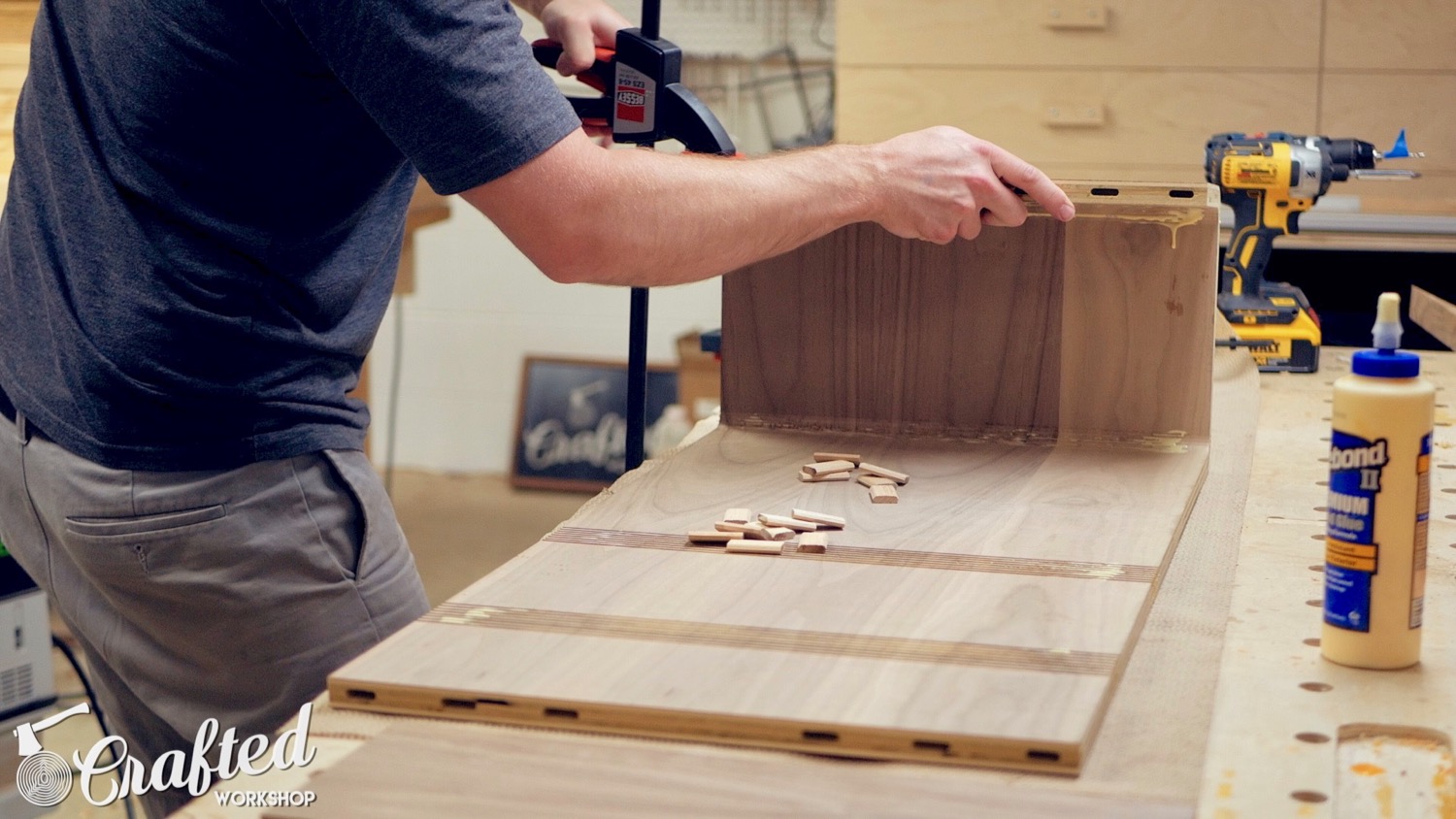 Mid-Century Modern Walnut End Table | How To Build - Woodworking - 9.jpg