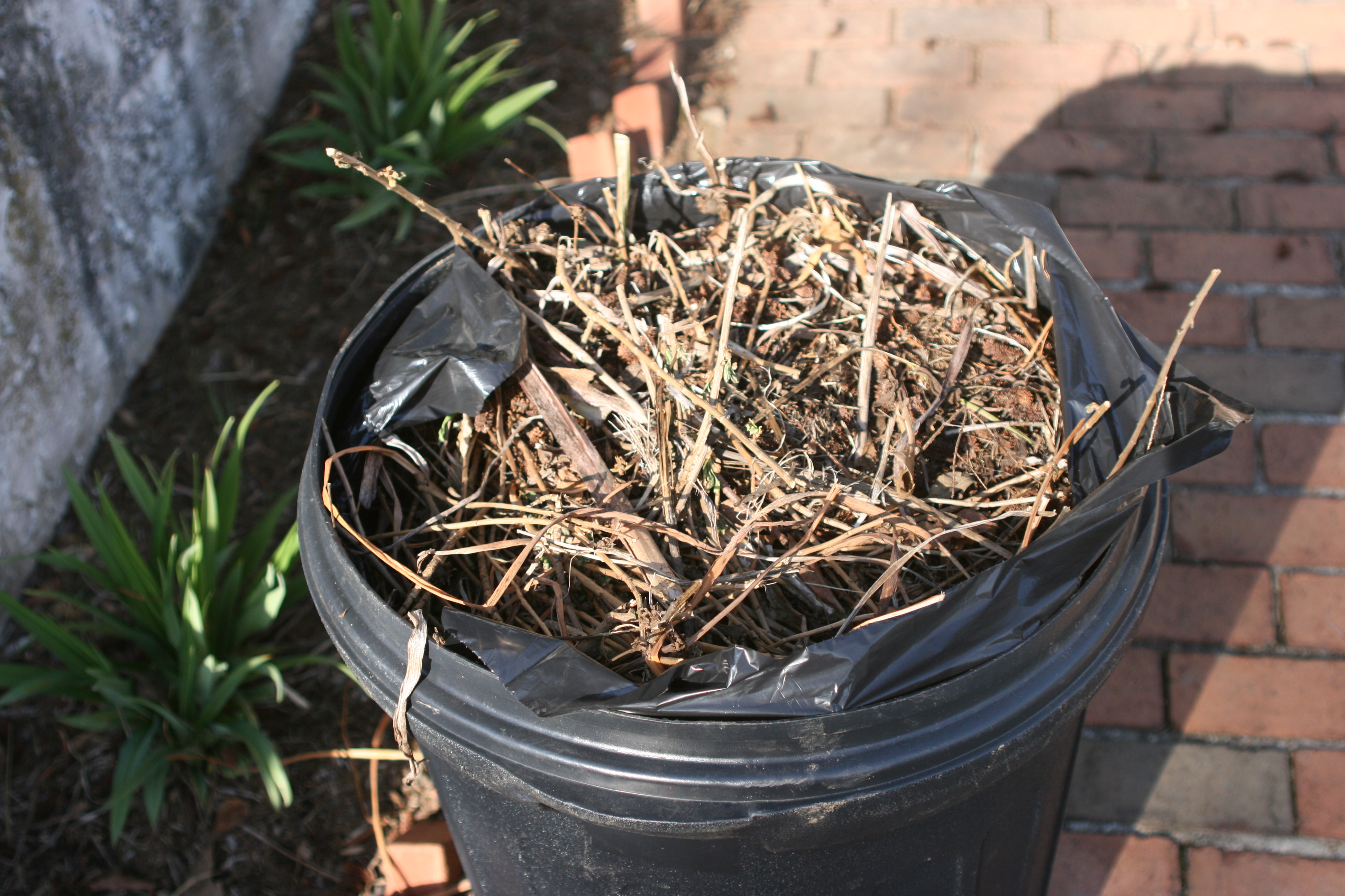 Mini Wooden Compost Bin 013.jpg