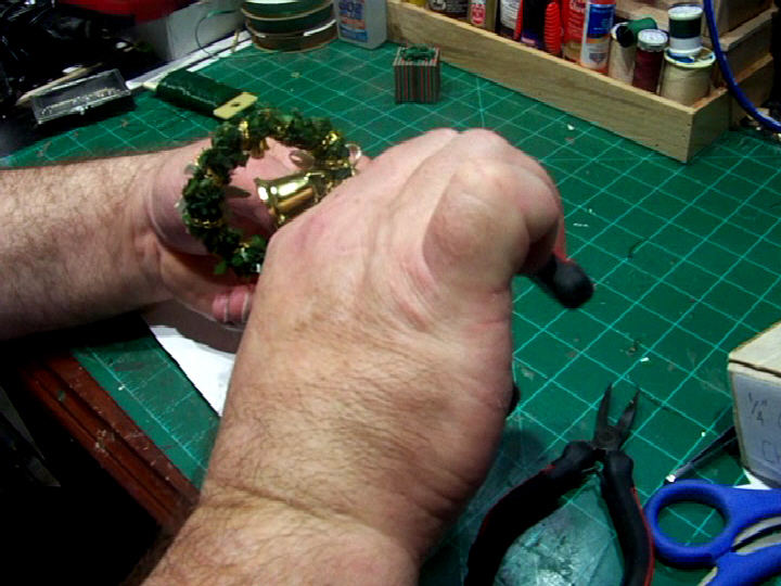 Mini Xmas Wreath Making (28).Movie_Snapshot.jpg