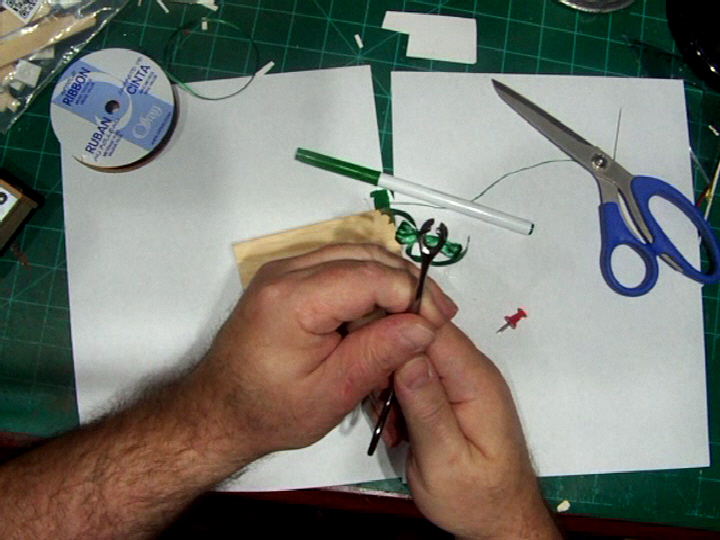 Mini-bow-making overhead fixed (19).Movie_Snapshot.jpg