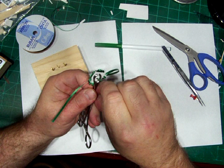 Mini-bow-making overhead fixed (29).Movie_Snapshot.jpg