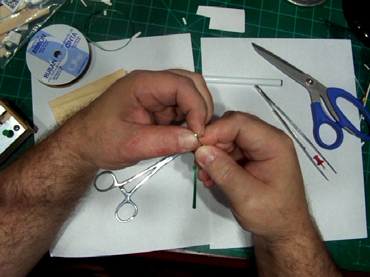 Mini-bow-making overhead fixed (31).Movie_Snapshot.jpg