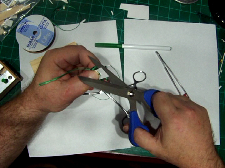 Mini-bow-making overhead fixed (35).Movie_Snapshot.jpg