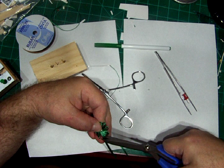 Mini-bow-making overhead fixed (38).Movie_Snapshot.jpg