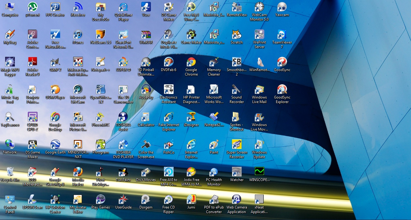 My Clutered Desktop.jpg