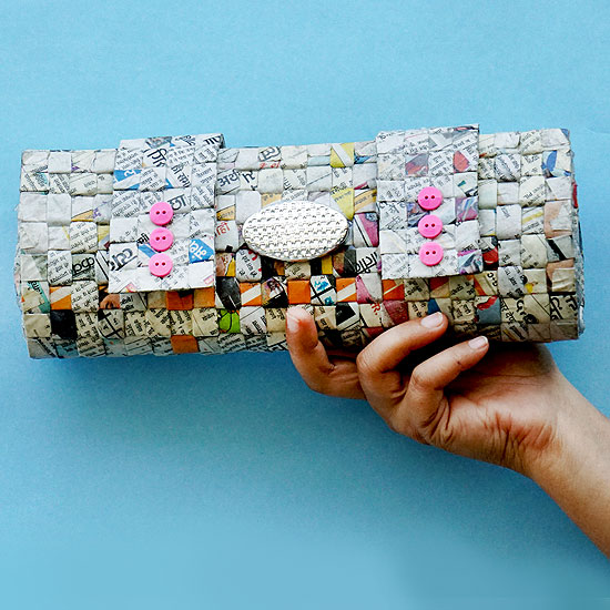 Newspaper-Handbag-DIY-Craft-stylenrichdiy.jpg