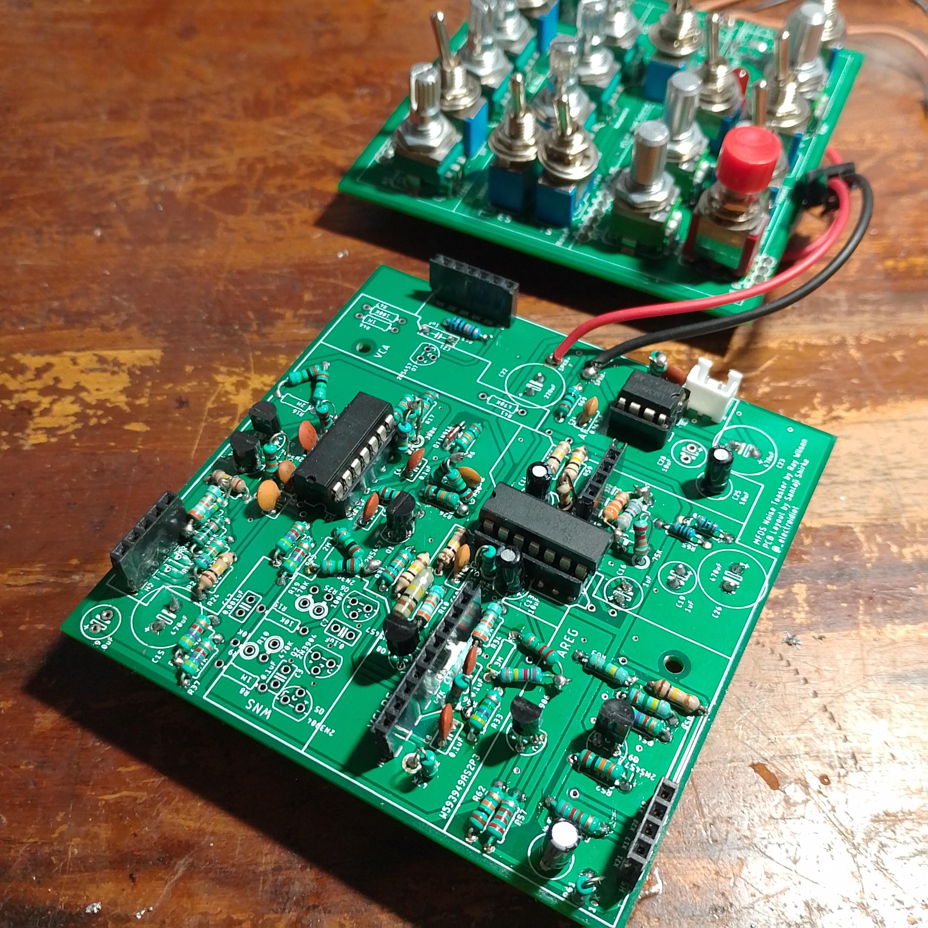 NoiseToaster_LFOAssembled_Top.jpg