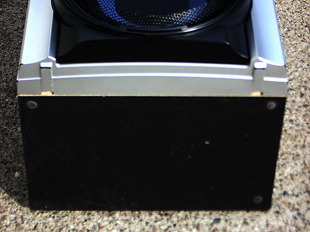 NonremovableSpeakerGrille-Start-BottomView.jpg