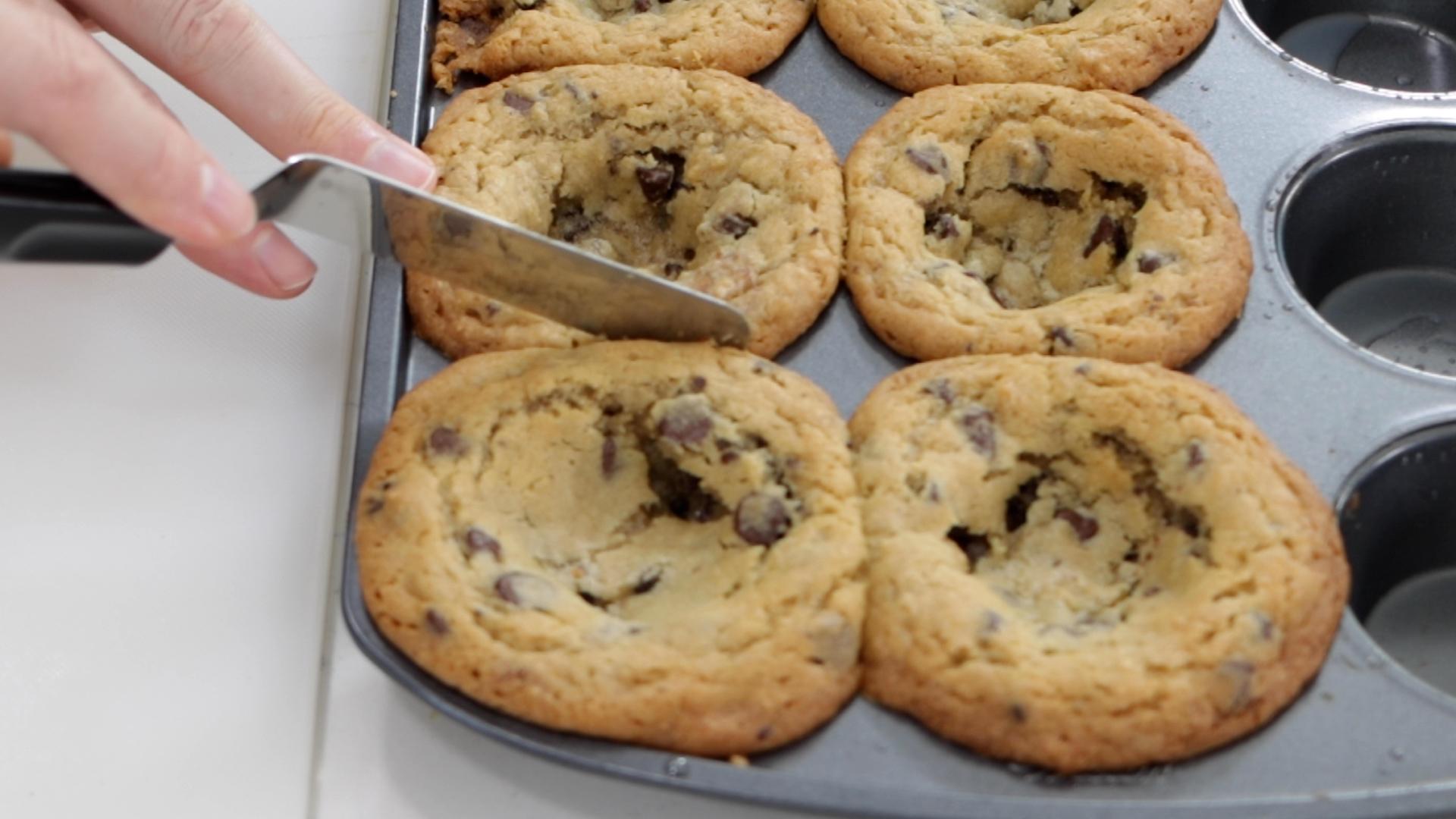 Nutella Stuffed Chocolate Chip Cookie Cups.00_04_09_22.Still006.jpg