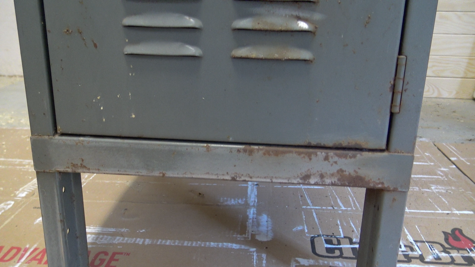 Old Locker bottom.png