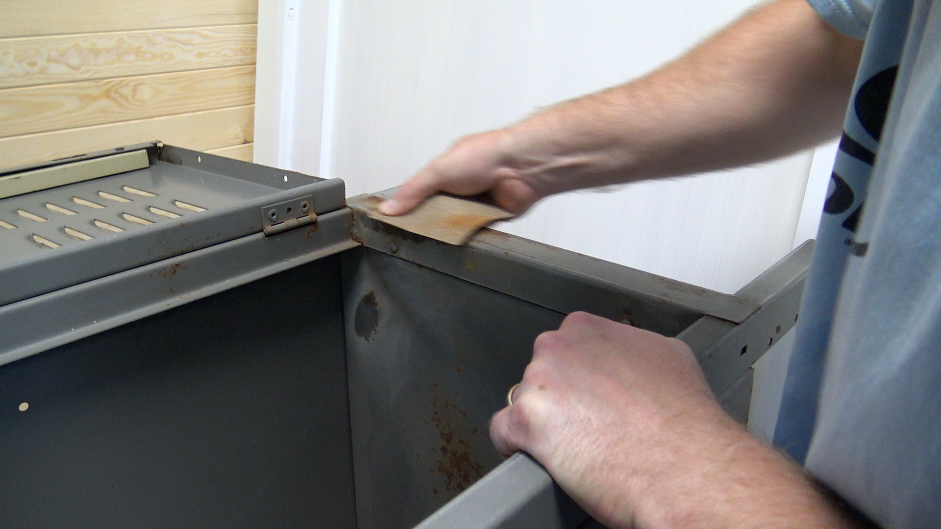 Old Locker sanding4.png