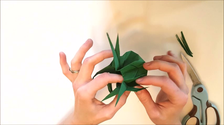 Origaminis - How to Fold a Beholder_Moment(24).jpg