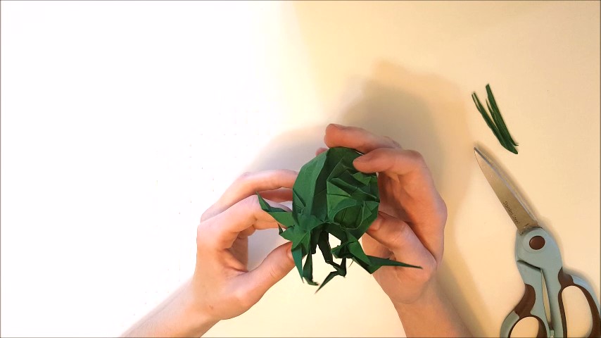 Origaminis - How to Fold a Beholder_Moment(25).jpg