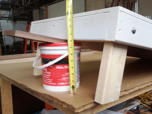 Original_Corn-Hole-Game-Squaring-Off-Legs_s4x3_lg.jpg