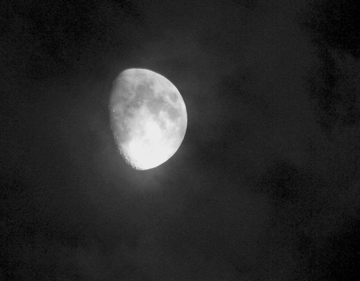 PA170765 moon 2.jpg