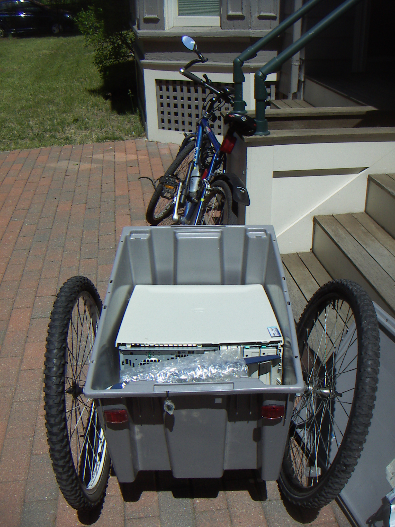 PICT3574 Bike Trailer Desktop.JPG