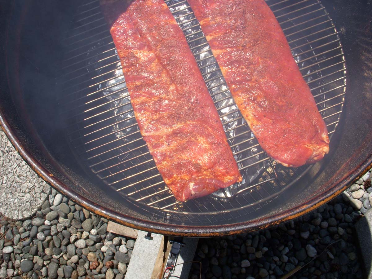 P_Ribs_In_Smoker.jpg