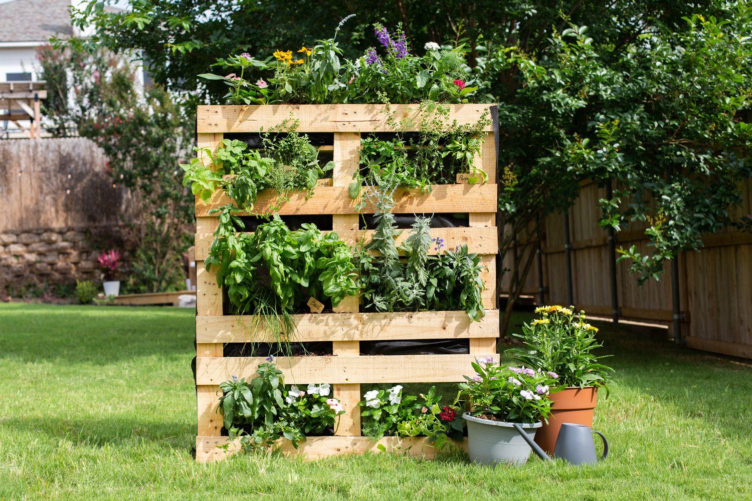 Pallet Planter.jpg