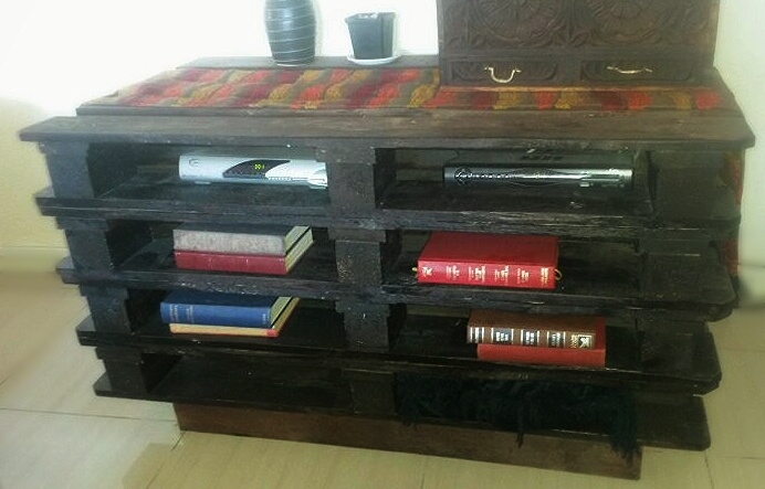 Pallet TV unit.JPG