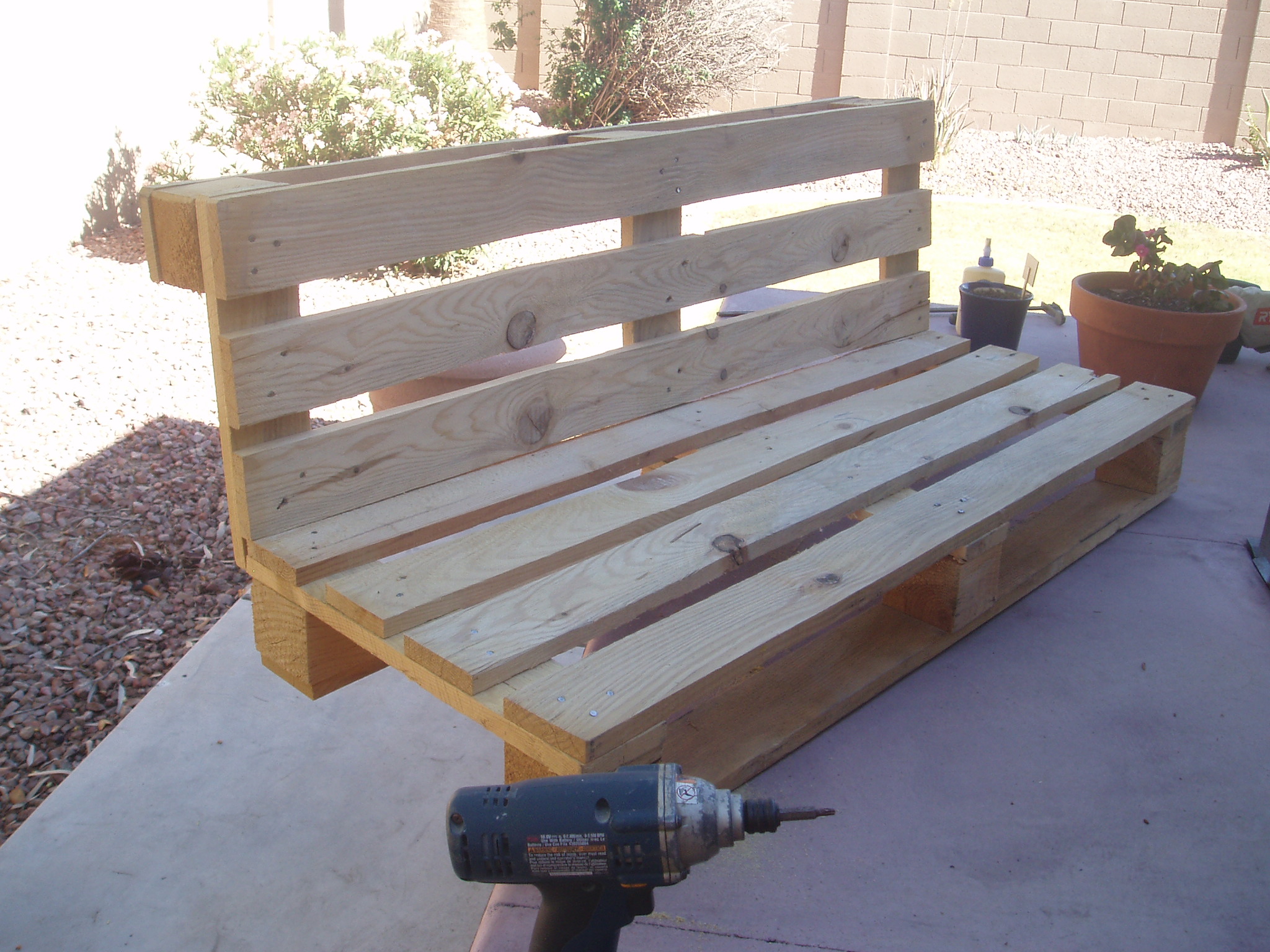 Pallet bench project 004.JPG