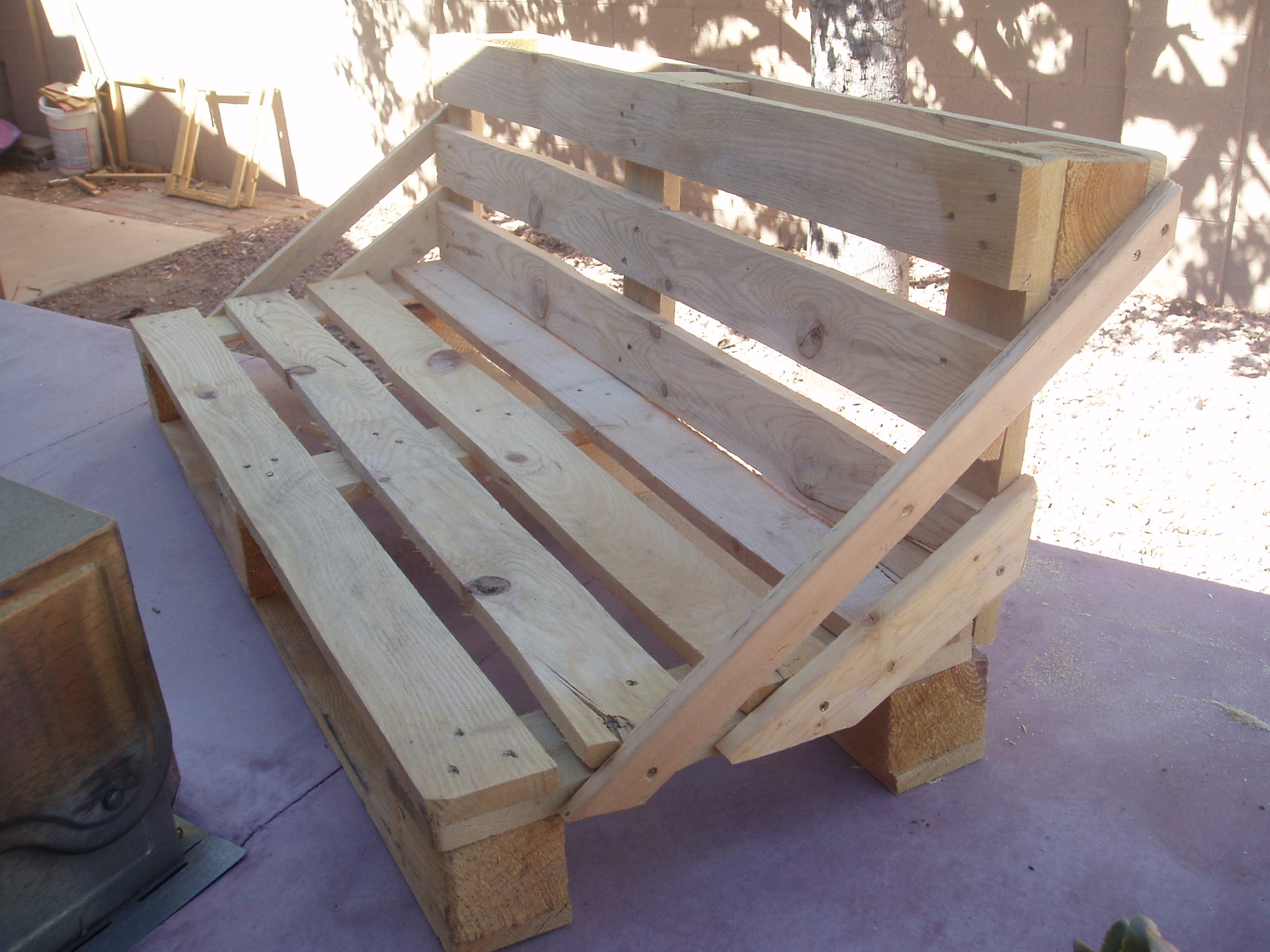 Pallet bench project 008.JPG