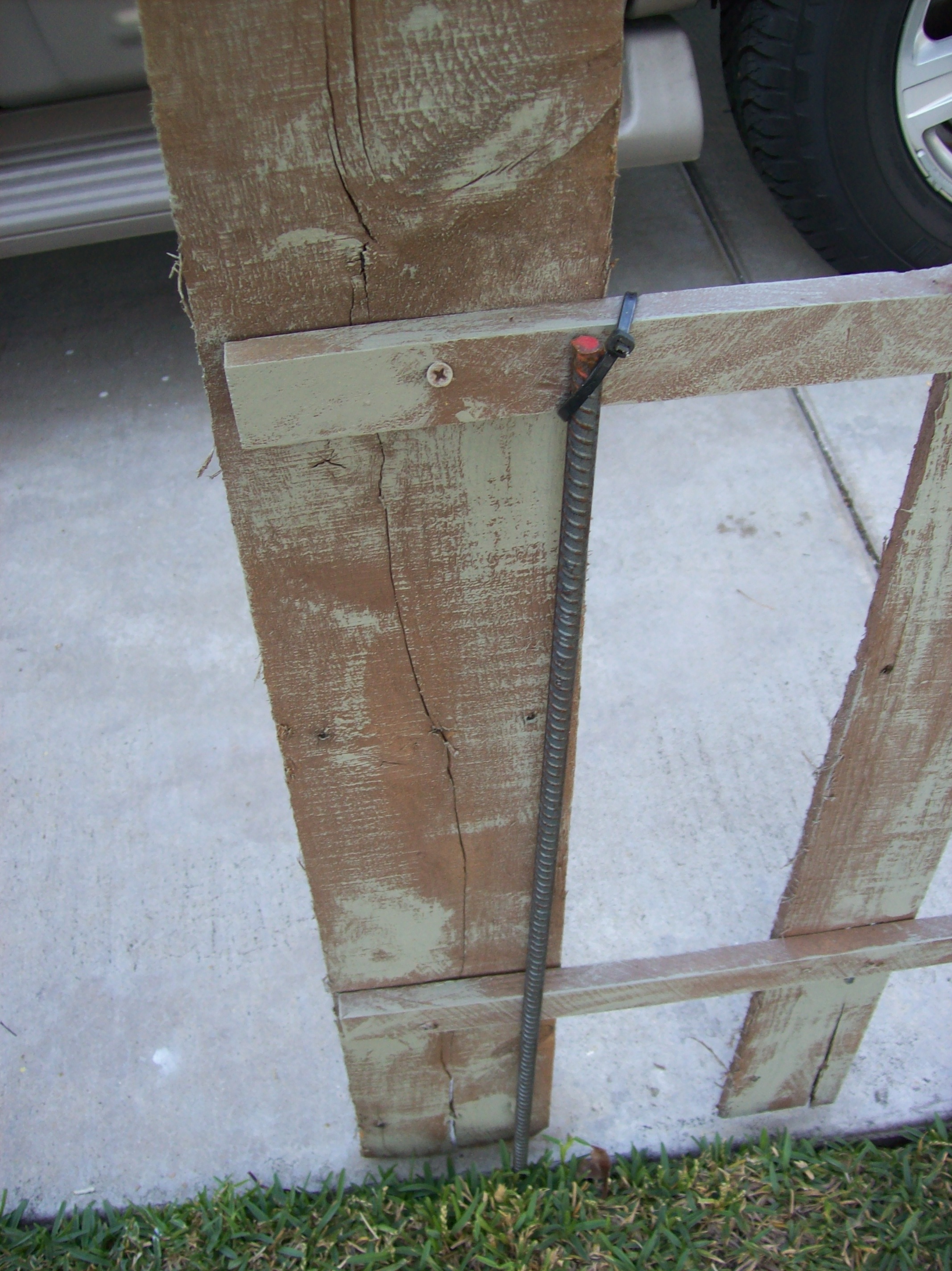 Pallet fence 006.jpg