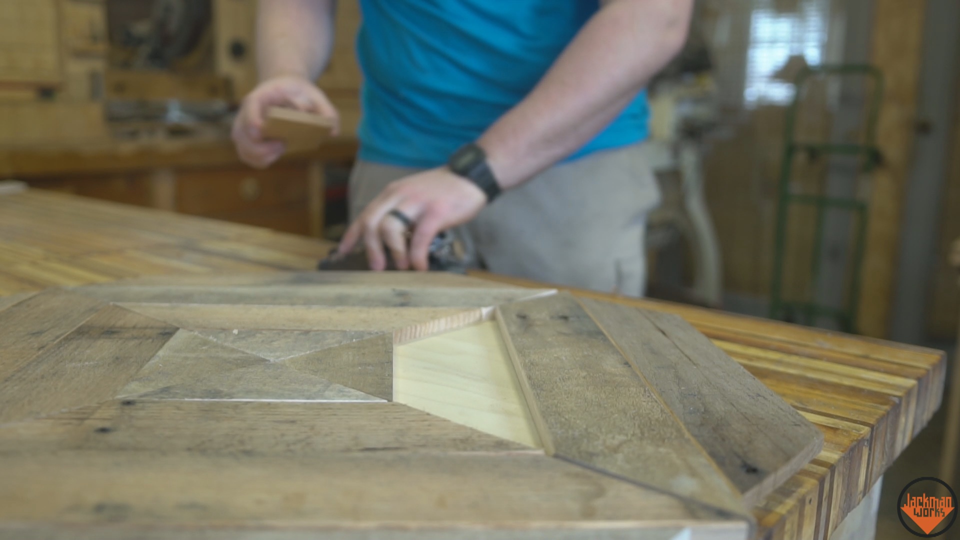 Pallet wood wall clock 10.jpg